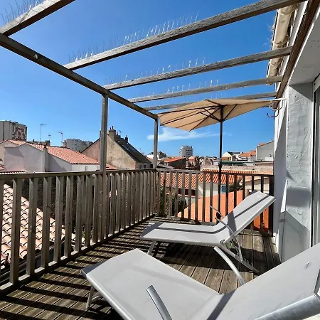 Superbe Duplex - Terrasse Ensoleillee, 300m 아파트
