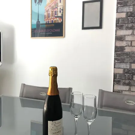 Superbe Duplex - Terrasse Ensoleillee, 300m 아파트