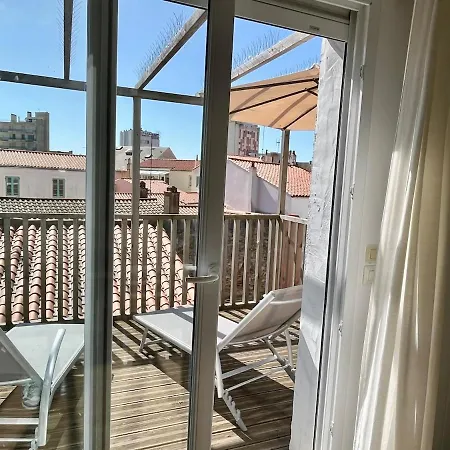 Superbe Duplex - Terrasse Ensoleillee, 300m 아파트