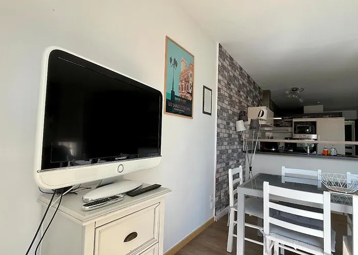 Διαμέρισμα Superbe Duplex - Terrasse Ensoleillee, 300m