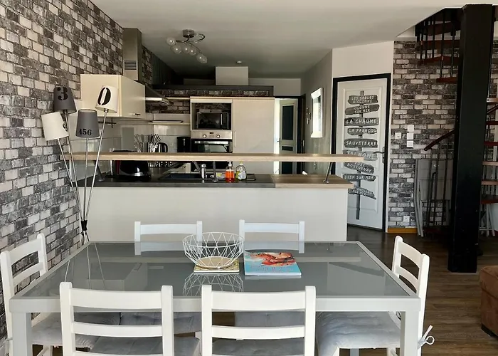 Διαμέρισμα Superbe Duplex - Terrasse Ensoleillee, 300m